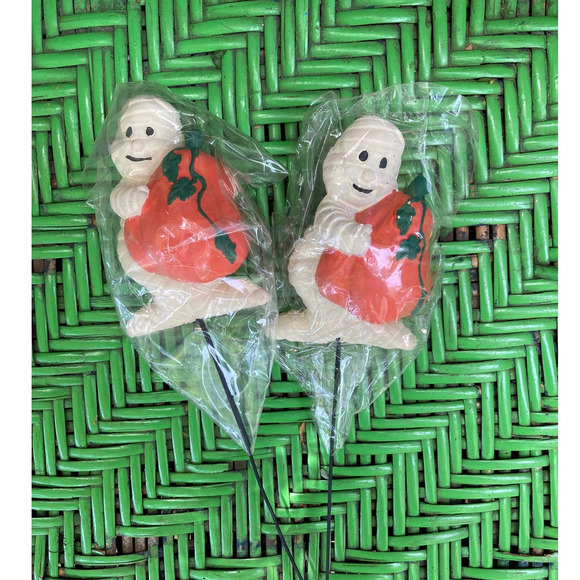 Vintage MUMMY Plant Stakes - Halloween Picks - Spooky Markers - Picture 1 of 7